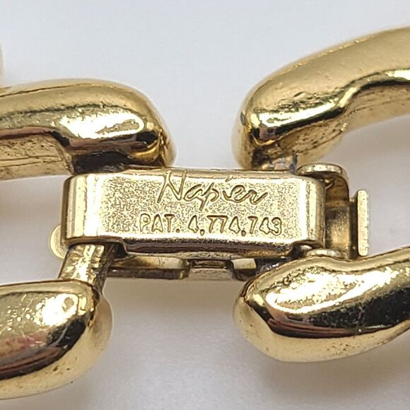 Napier Vintage Necklace And Earrings Set, Gold Toned Link Chain - Picture 3 of 7